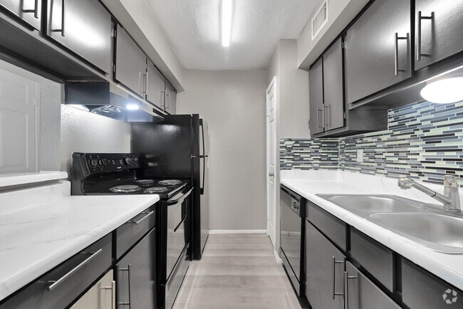 Interior Photo - Estates at Westchase