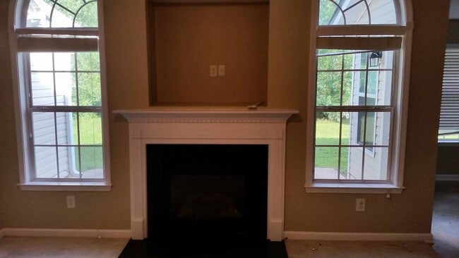 Building Photo - 303 Baldwin Park Dr