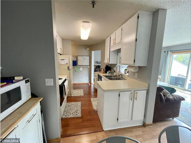 Building Photo - 14520 Cobalt Ave