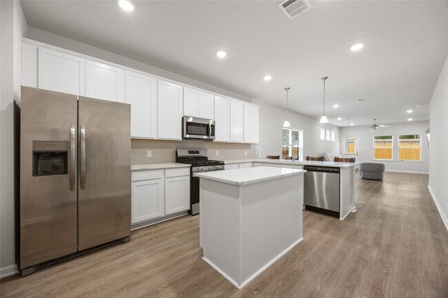 Building Photo - 10216 Badger Run Ln