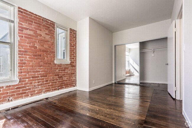 Interior Photo - 6500 Yucca Street