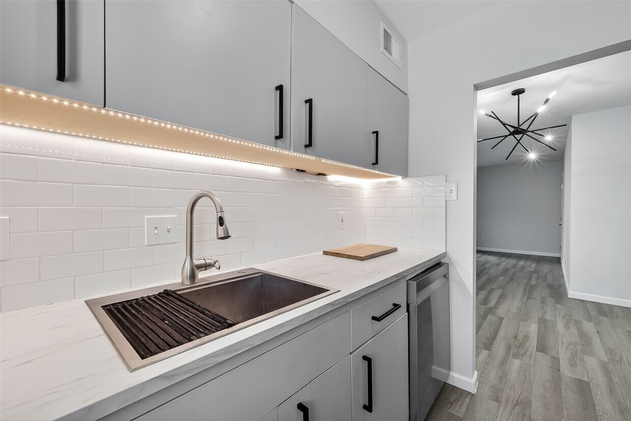 Foto del edificio - 1811 Stoney Brook Dr