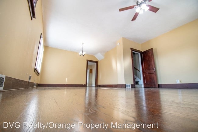 Building Photo - 3 br, 2 bath House - 2046 Vinton St.