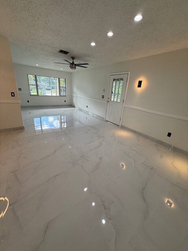 Foto del edificio - 4519 Mills Ct