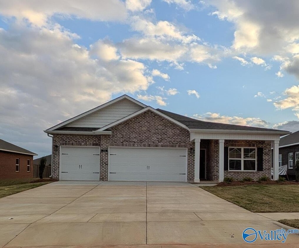 Foto principal - 336 Jackson Pt Cir