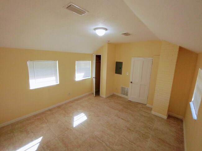 Foto del edificio - 6128 Townsend Rd