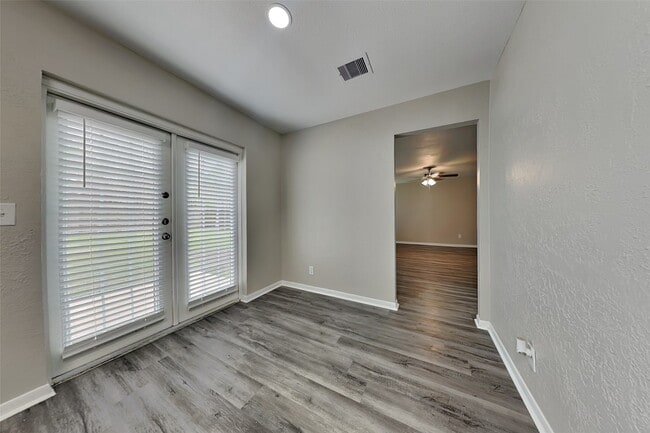 Building Photo - 9411 Bayou Bluff Dr