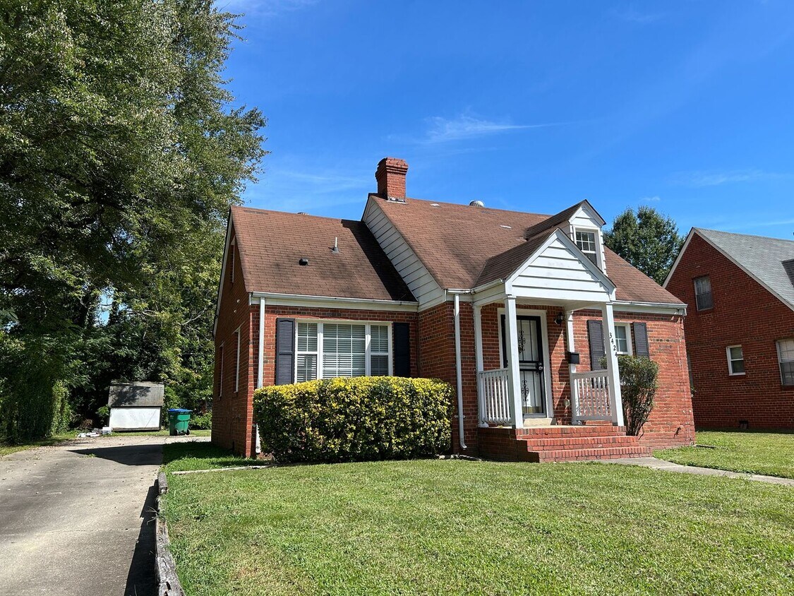 Primary Photo - 3 Bedroom 1 Bathroom Brick Ranch