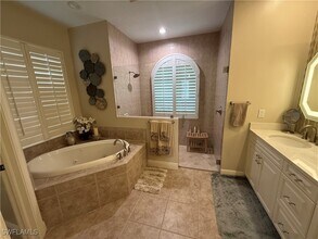 Building Photo - 121 Bonita Ct