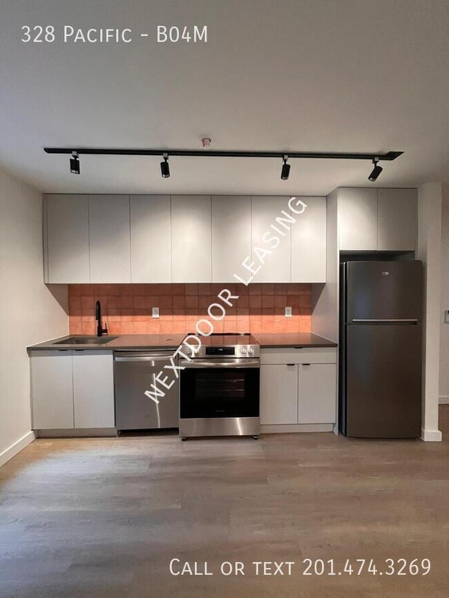 Building Photo - 328 Pacific