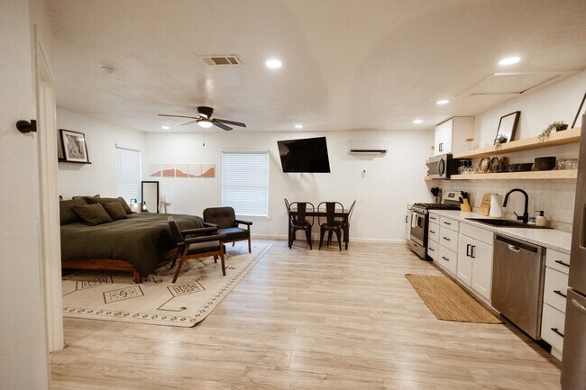 Foto del edificio - 1824 N 12th St