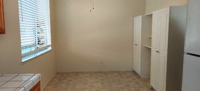 Foto del edificio - Your Dream  Home Awaits -Spacious Home, La...