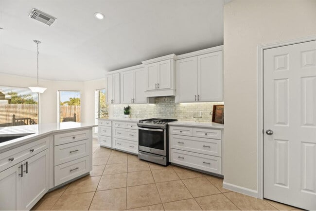 Building Photo - 31802 Forest Oak Ln