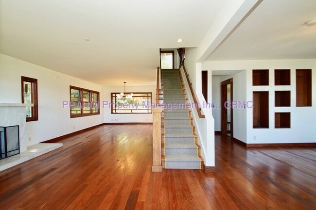 Building Photo - 63 Glen Dr