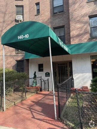 Building Photo - 140-10 84th Dr