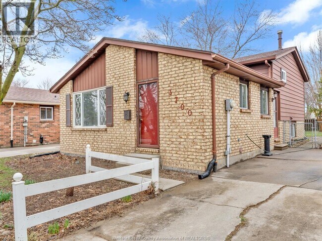 Photo du bâtiment - 3700 Wildwood Dr