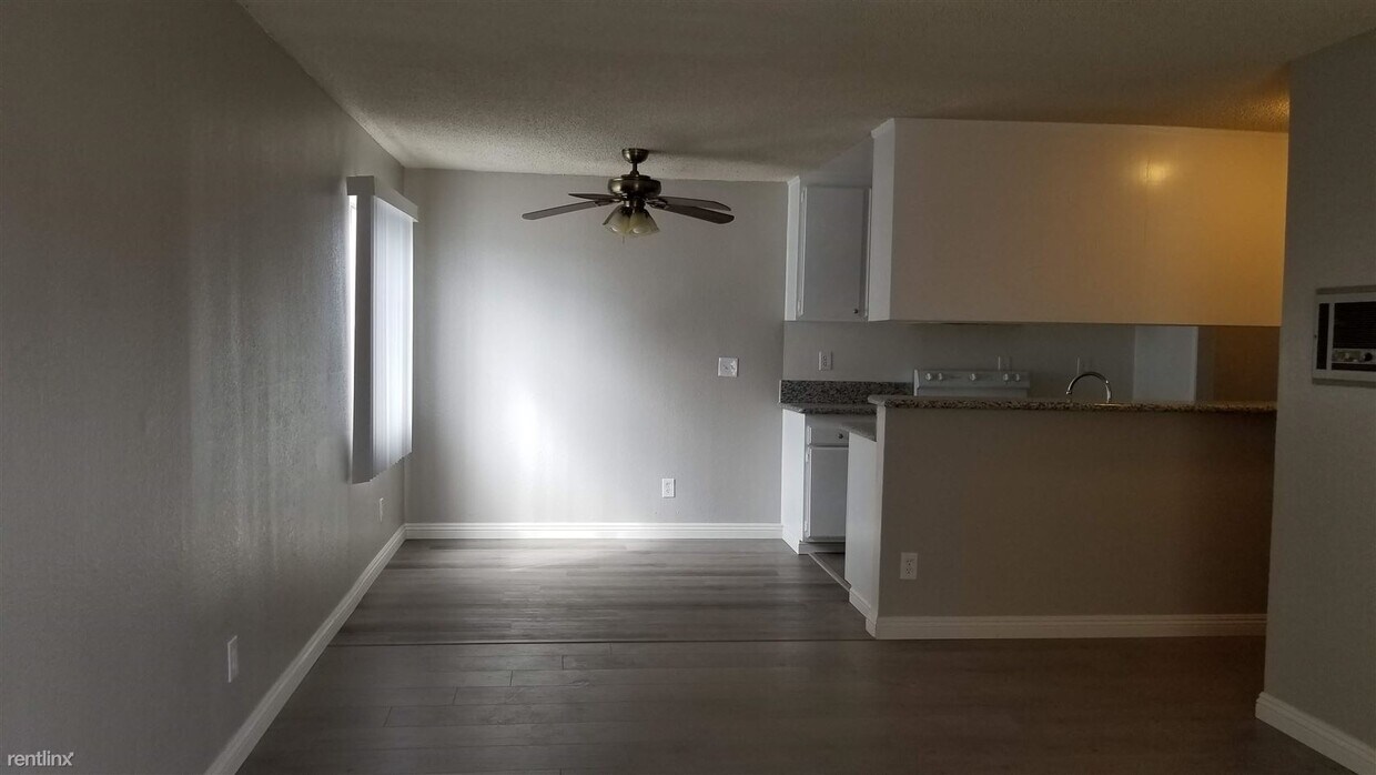 Building Photo - 2 br, 1.5 bath Apartment - 9075 Cedros Ave 15