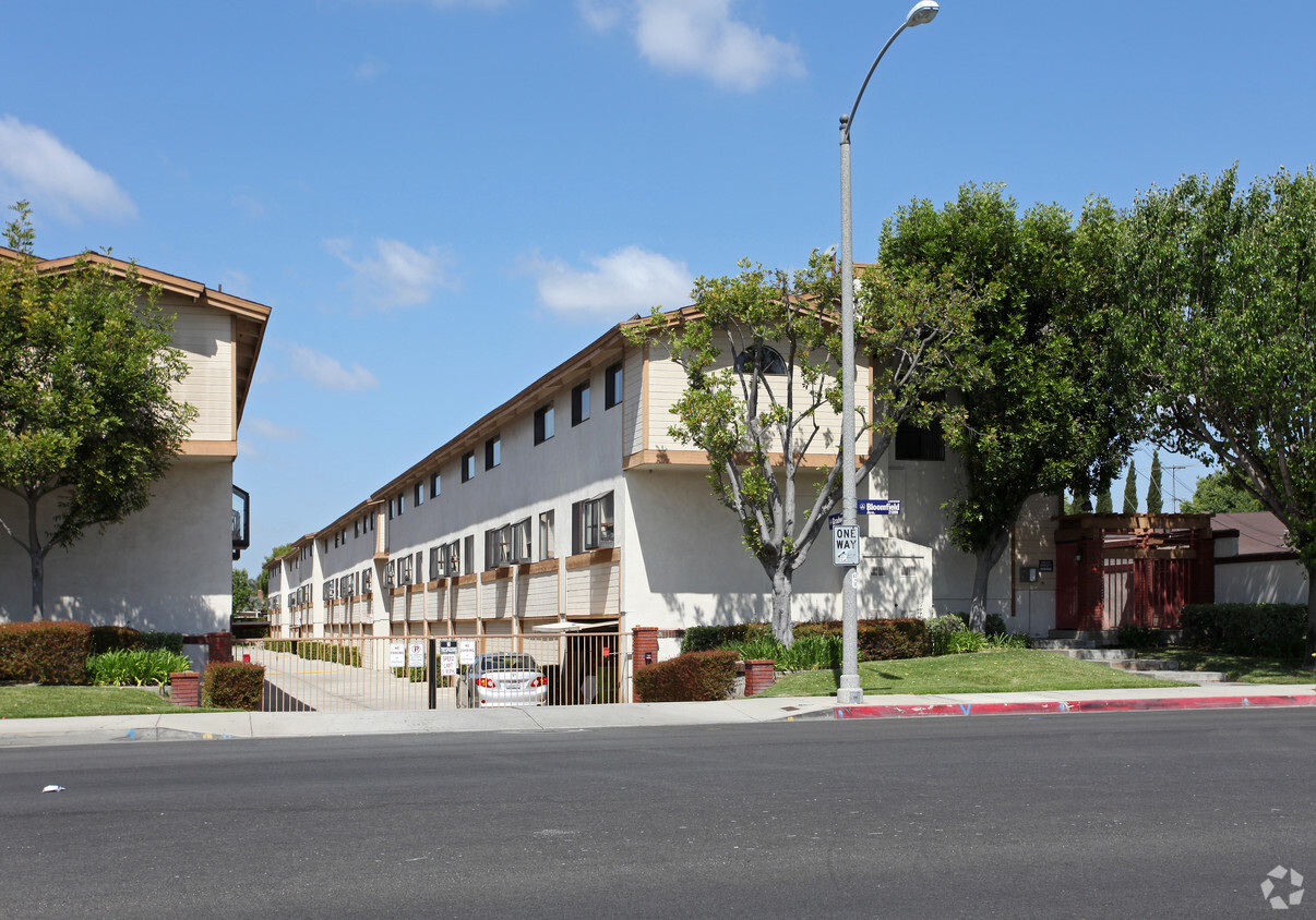 Primary Photo - Ranchsprings Apartments