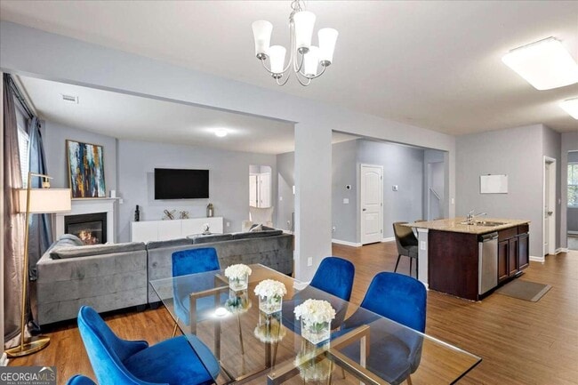 Building Photo - 637 Yazzie Pl