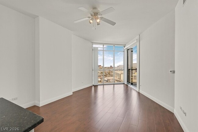 Foto del edificio - 200 W Sahara Ave