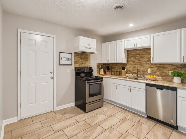 Foto del edificio - Spacious 4 Bed,1 Bath Home in Kansas City