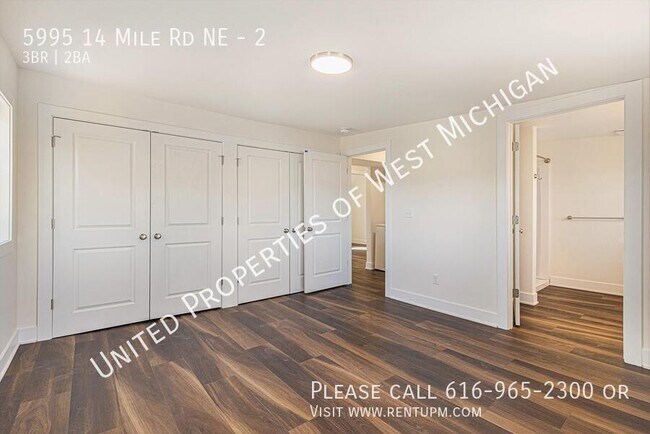 Foto del edificio - 5995 14 Mile Rd NE