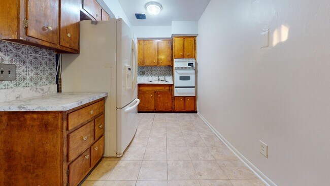 Building Photo - 717 Red Lion Rd