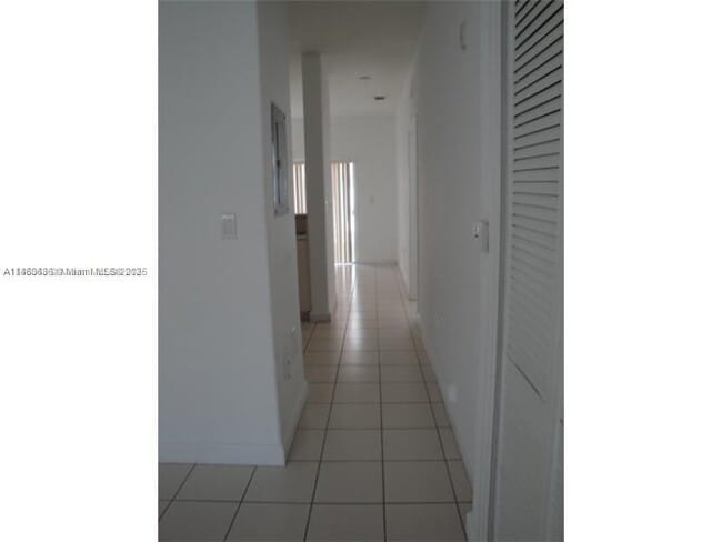 Building Photo - 1663 SE 27th Dr