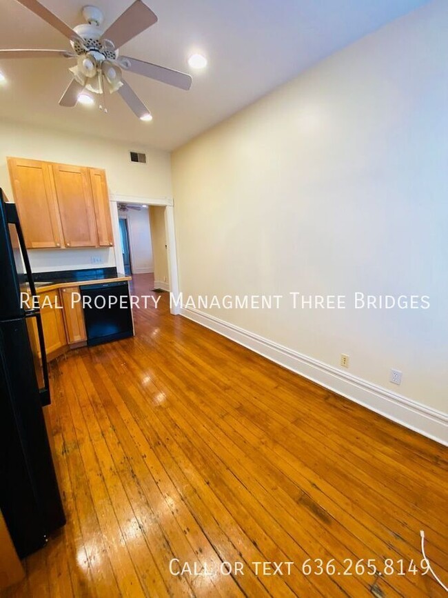 Building Photo - Soulard 2-Bedroom Upstairs Apartment