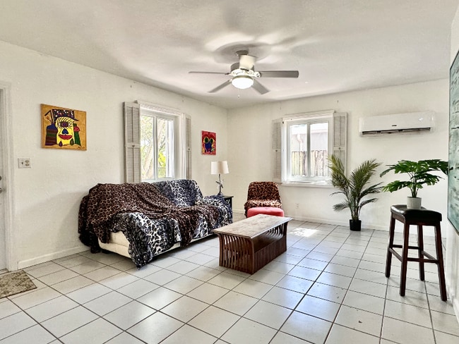 Foto del edificio - 623 SW 16th Ct