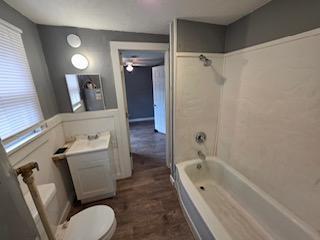 Foto del edificio - 228 N Maple Ave