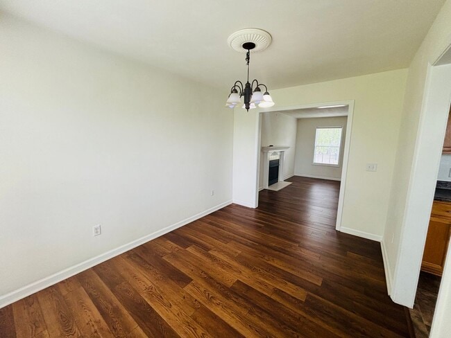 Foto del edificio - 985 New Village Dr NW