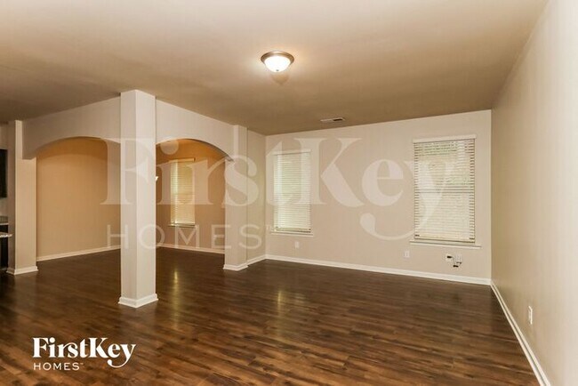Building Photo - 205 Southwind Cir