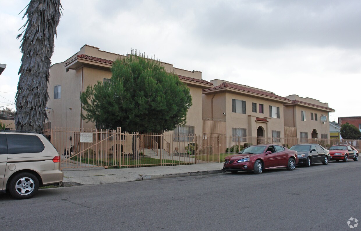Building Photo - 1810 5th Ave