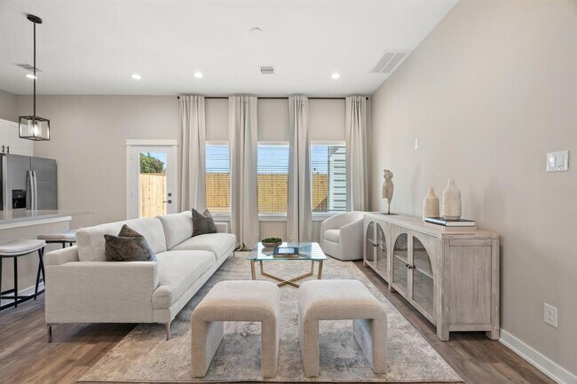 Foto del edificio - 420 Stonework Garden Ln