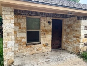 Building Photo - 1403 Strickland St