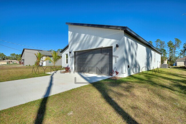 Building Photo - Deposit-Free! Modern, energy efficient hom...