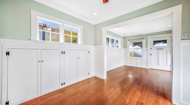 Building Photo - 240 Ashland Ave