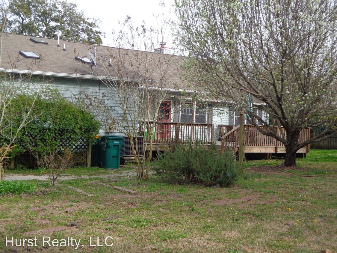 Building Photo - 209 River Reach Dr
