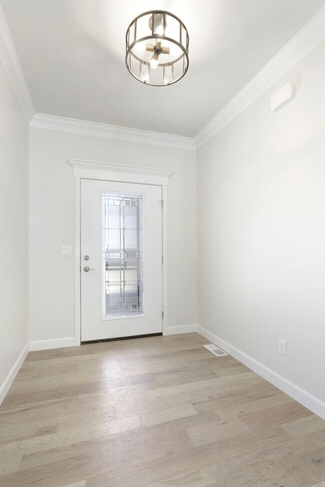 Foto del edificio - Newer 4 Bedroom Home in West Valley