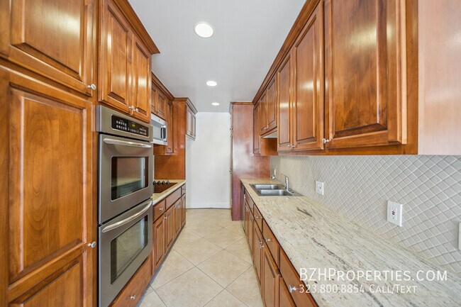 Foto del edificio - 136 N Swall Dr
