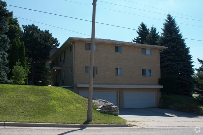 Building Photo - 12020 W Bluemound Rd