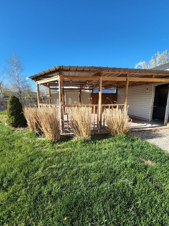 Foto del edificio - 1638 S 2960 E St