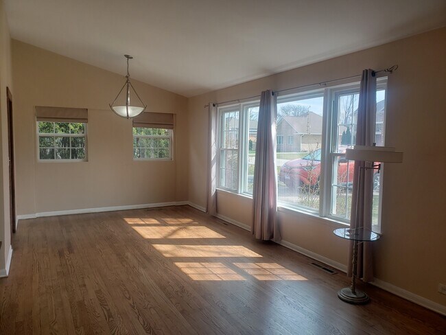 Foto del edificio - 2544 Bel Air Dr