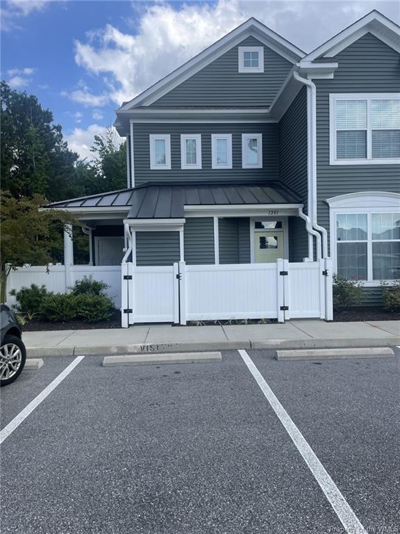 Foto principal - 1201 Kings Land Court