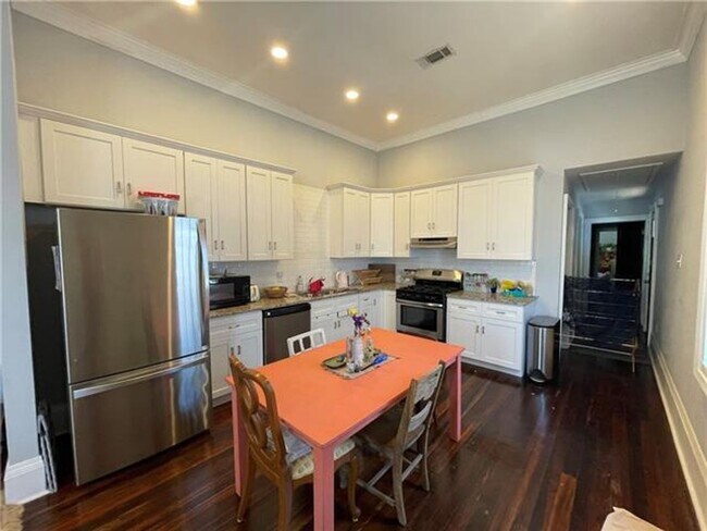 Foto del edificio - 2932 St Ann