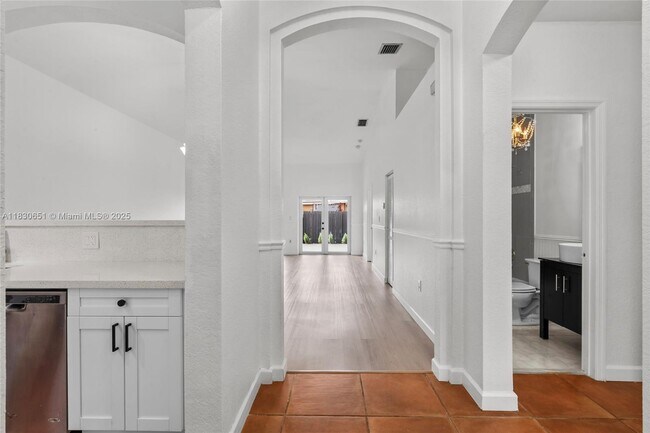 Foto del edificio - 16334 SW 103rd St