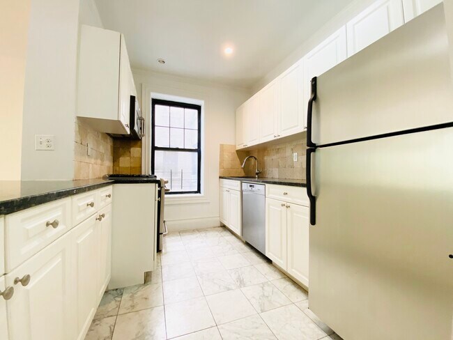 Building Photo - 53 Hamilton Ter