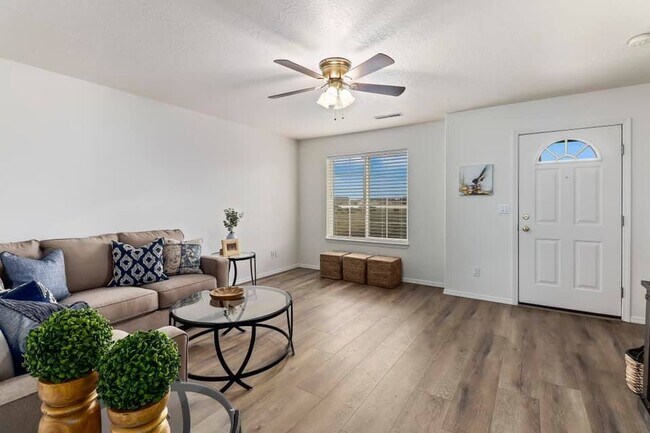 Building Photo - 1923 Hampton Way