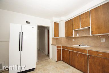 Building Photo - 4424 Kensington Ave